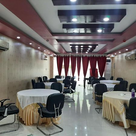 Hotel Platinum Plaza Rohtak Extérieur photo