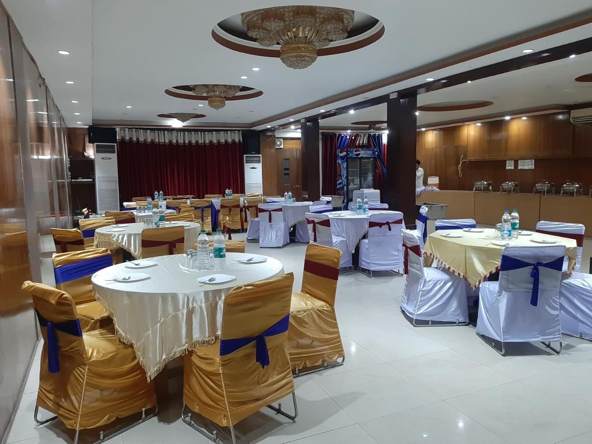 Hotel Platinum Plaza Rohtak Extérieur photo