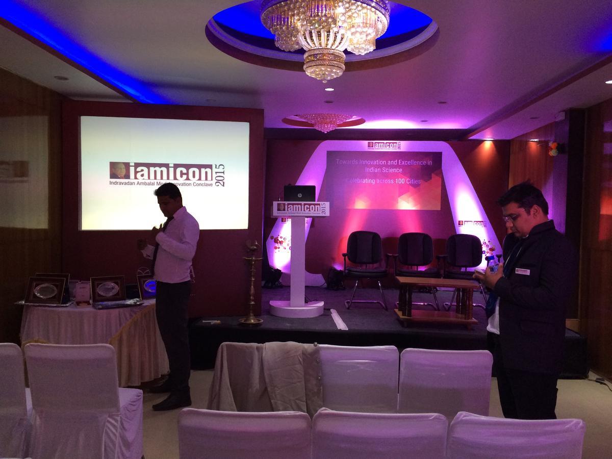 Hotel Platinum Plaza Rohtak Extérieur photo