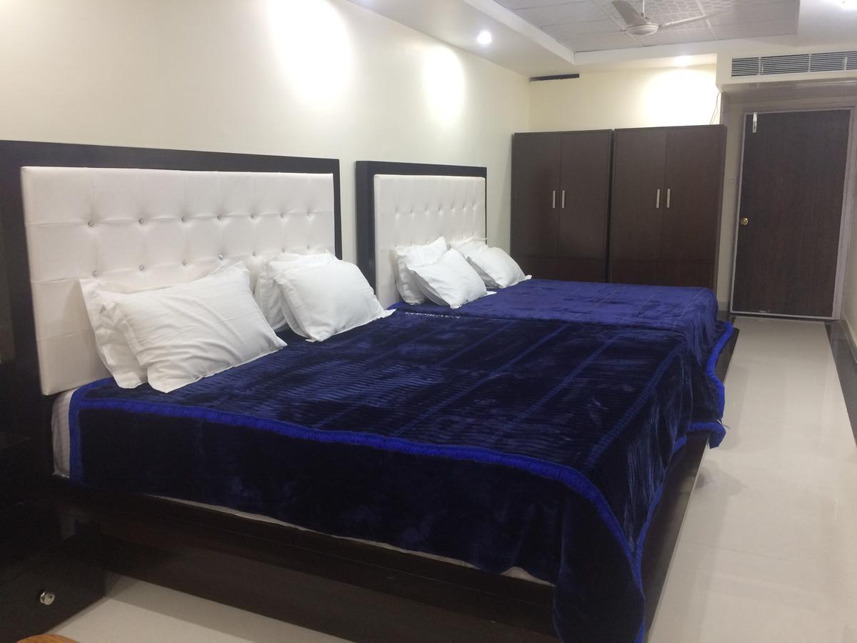Hotel Platinum Plaza Rohtak Extérieur photo