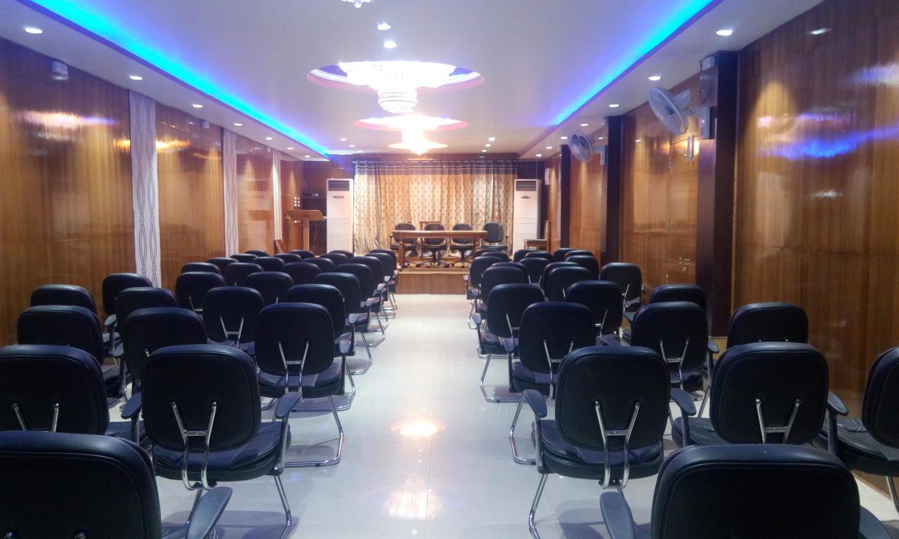 Hotel Platinum Plaza Rohtak Extérieur photo