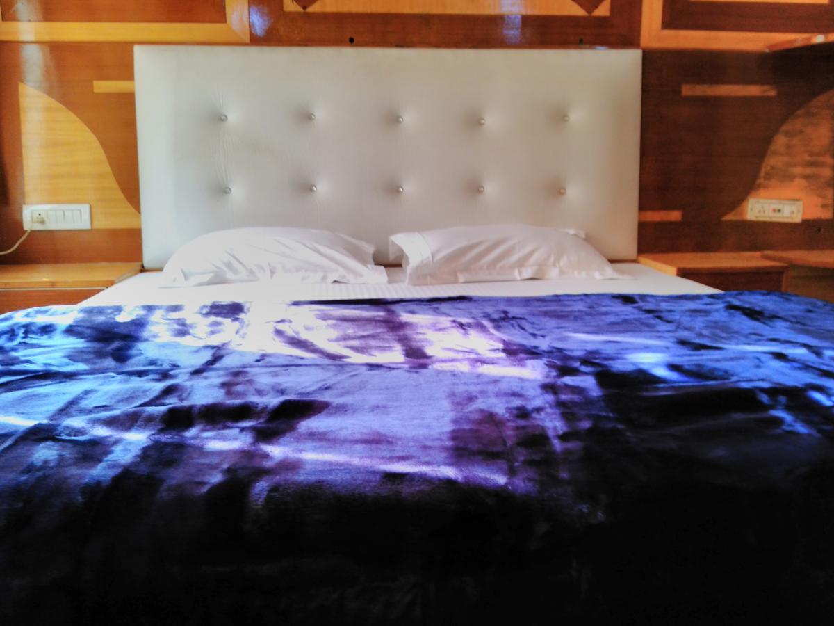 Hotel Platinum Plaza Rohtak Extérieur photo