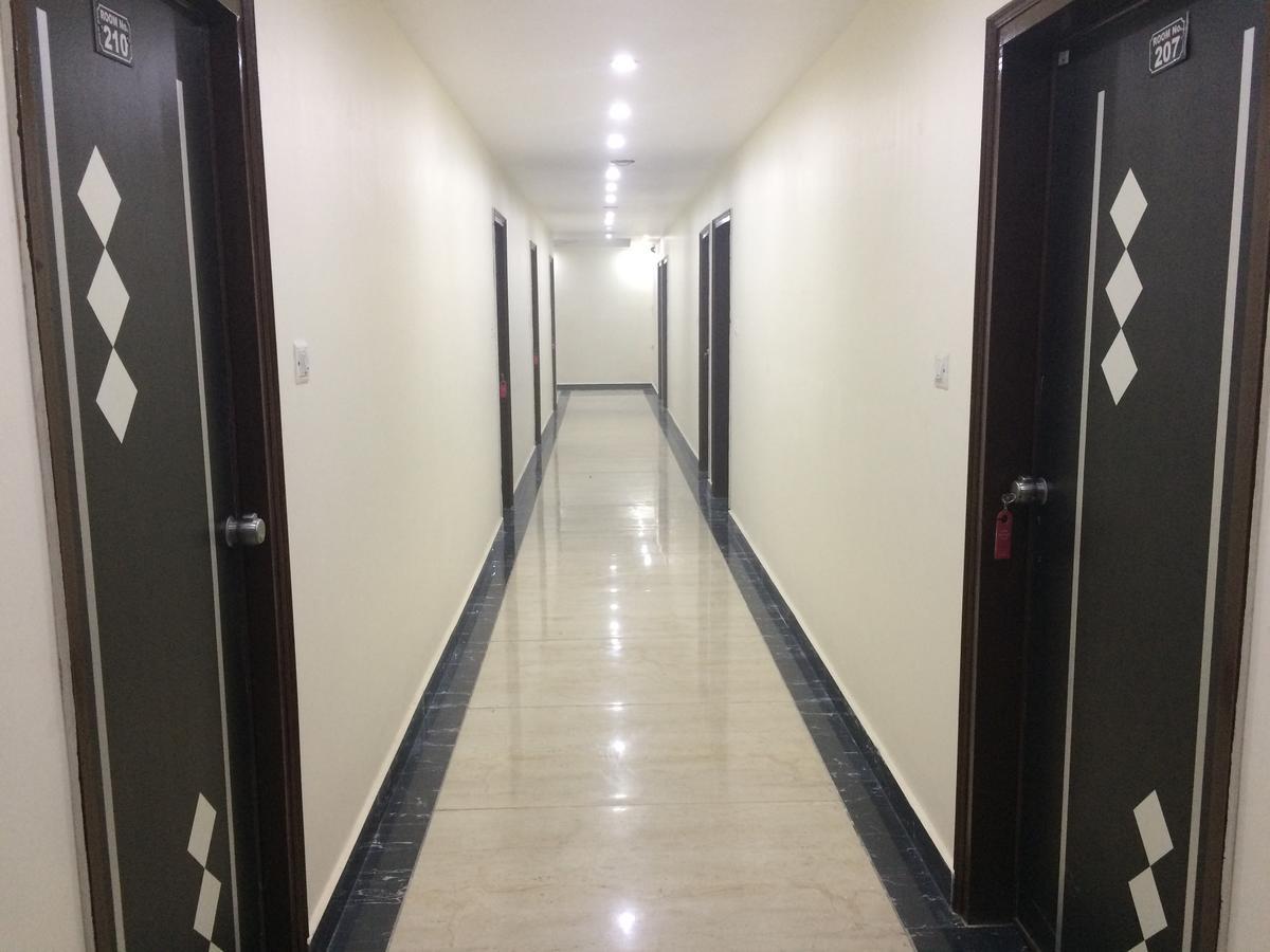 Hotel Platinum Plaza Rohtak Extérieur photo