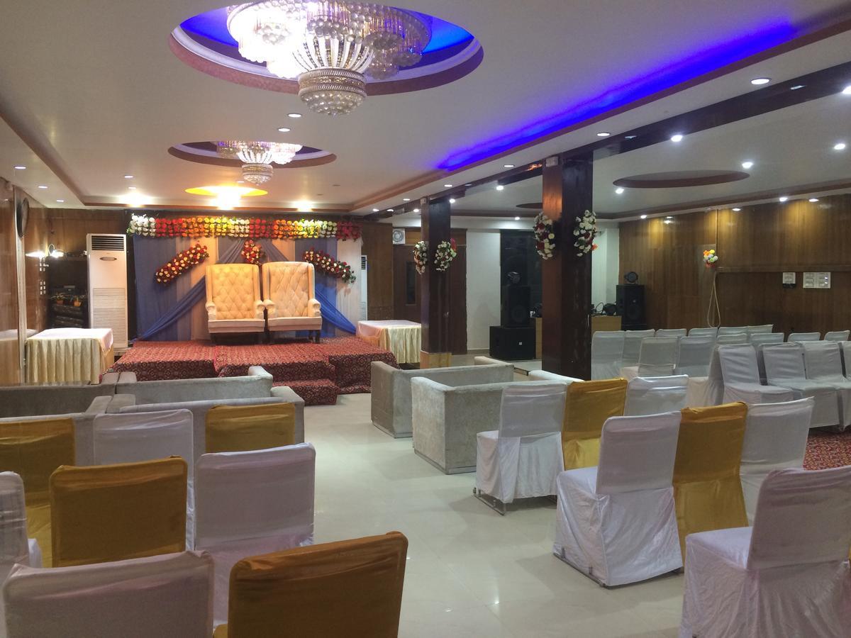 Hotel Platinum Plaza Rohtak Extérieur photo