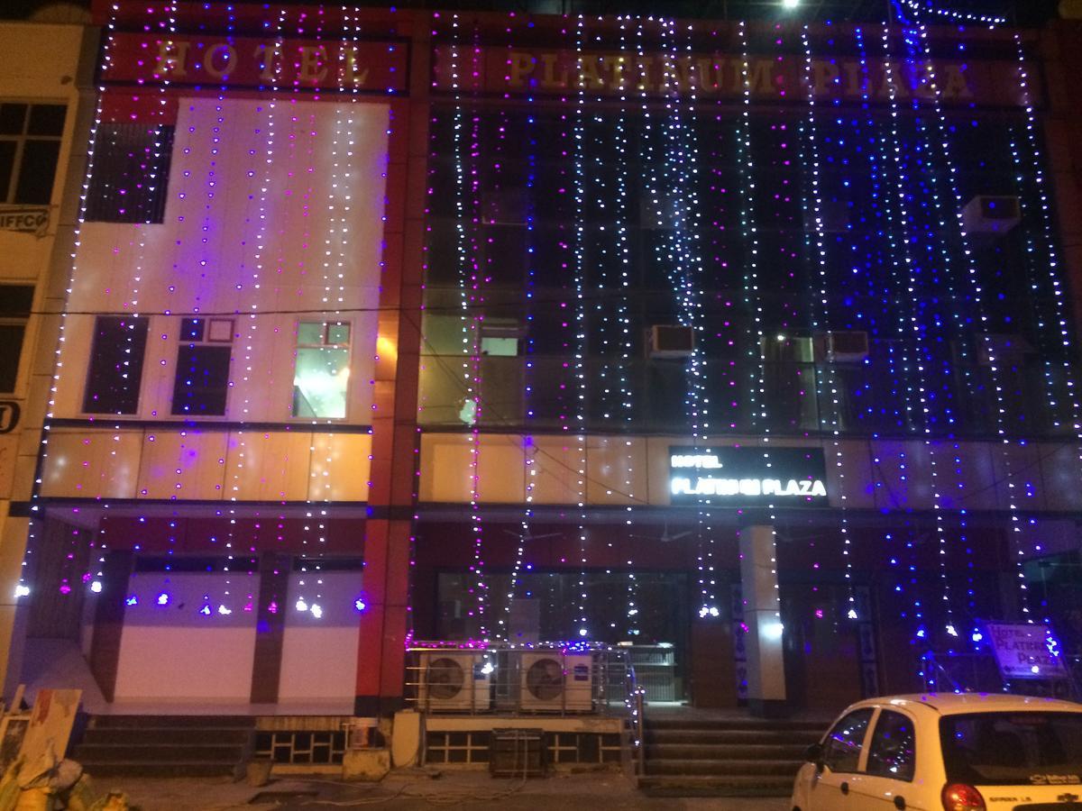 Hotel Platinum Plaza Rohtak Extérieur photo