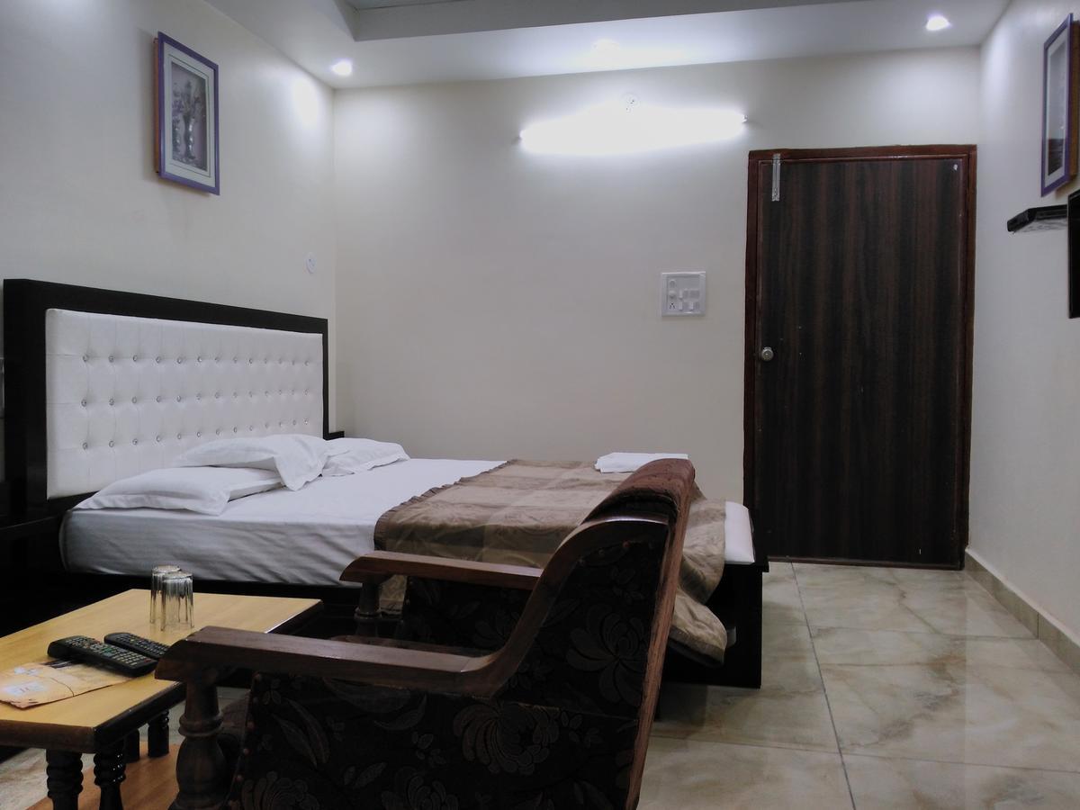 Hotel Platinum Plaza Rohtak Extérieur photo
