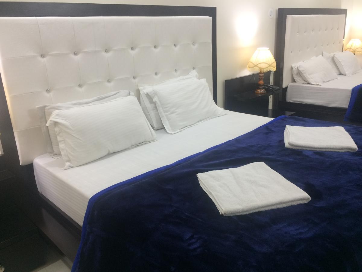 Hotel Platinum Plaza Rohtak Extérieur photo