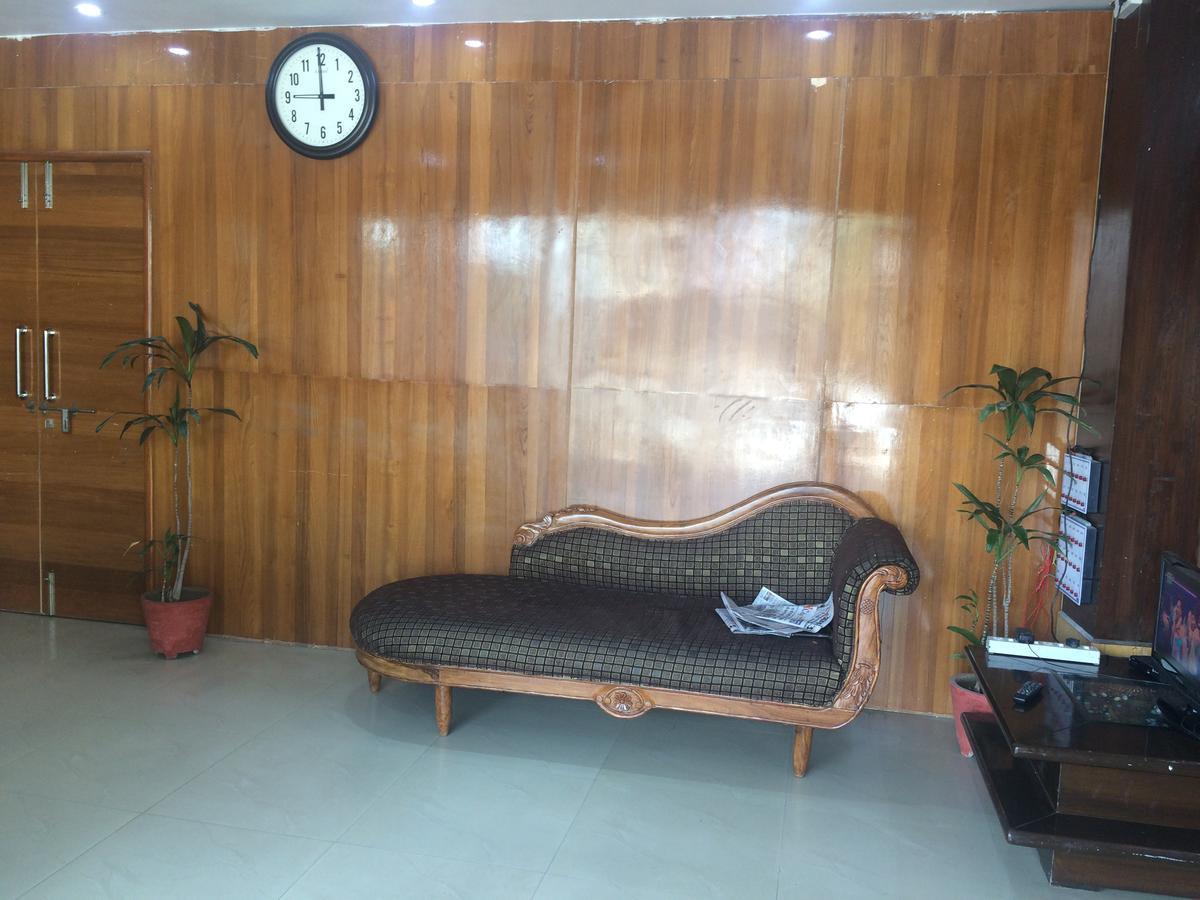 Hotel Platinum Plaza Rohtak Extérieur photo
